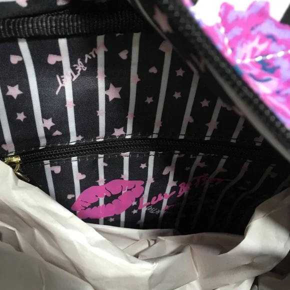 BETSEY JOHNSON QUILTED FLORAL WEEKENDER BAG - Picture 6 of 8